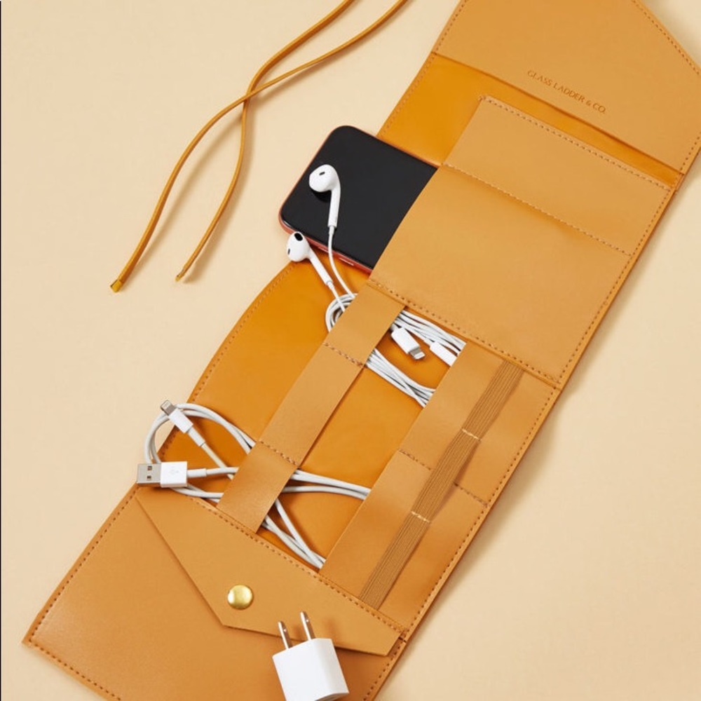 🆕 Glass Ladder & Co The Katherine Tech Roll Up Honey